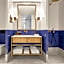 ALEX - Lakefront Lifestyle Hotel & Suites