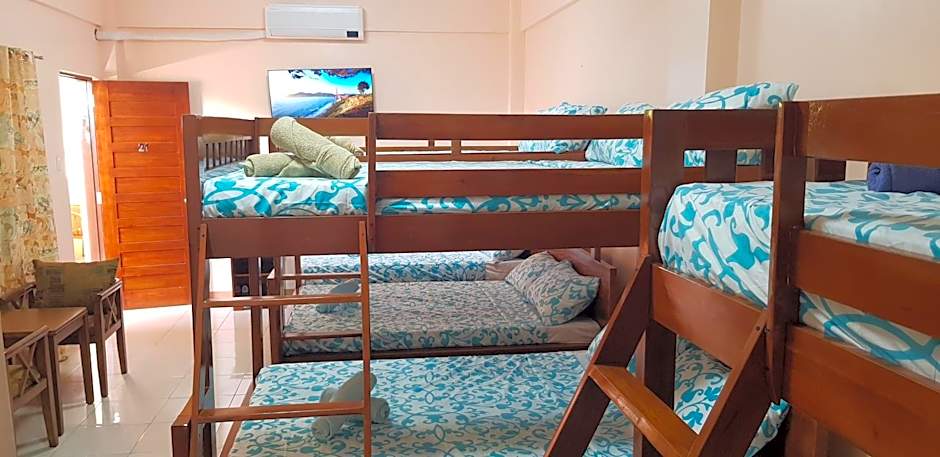 Queenslander Hotel and Restaurant