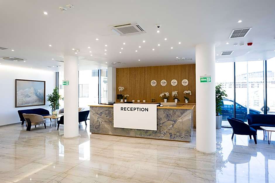 Blue Star Luxury Hotel 4*