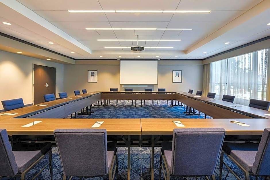 Courtyard by Marriott Redwood City