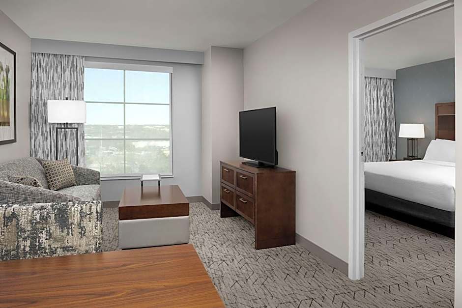 Embassy Suites By Hilton Springfield