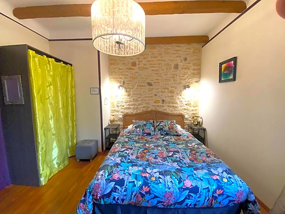 Ô Clair de Lune au cœur de Sarlat - Chambres climatisées - Parking privé - Piscine chauffée - Spa et massages