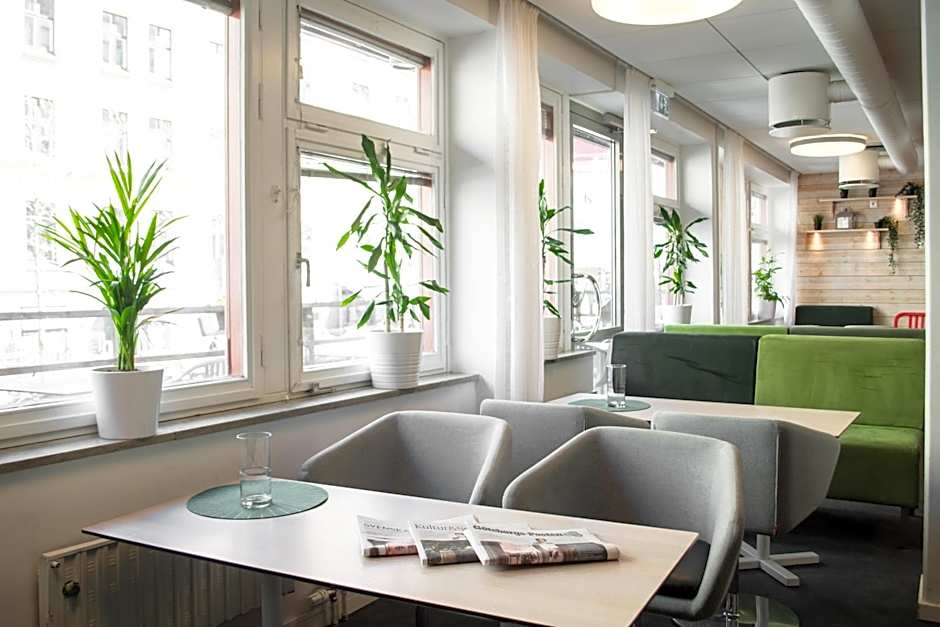 Slottsskogens Hostel