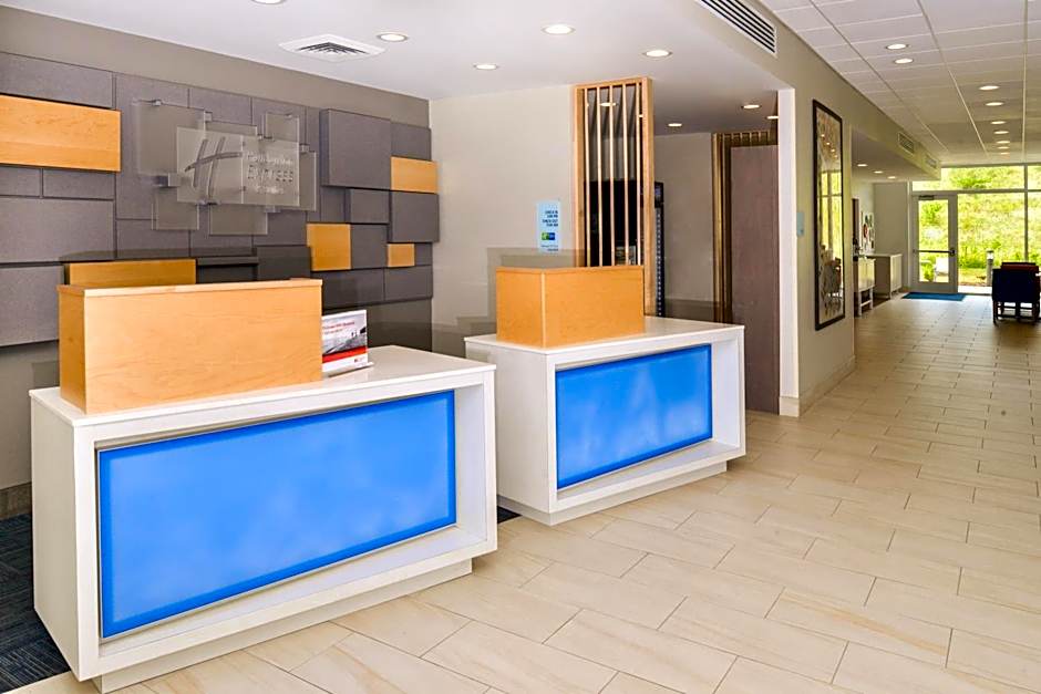 Holiday Inn Express & Suites Salem By IHG