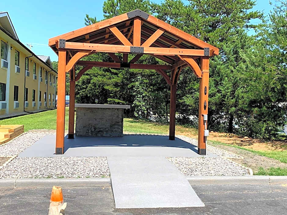 Super 8 by Wyndham Farmville