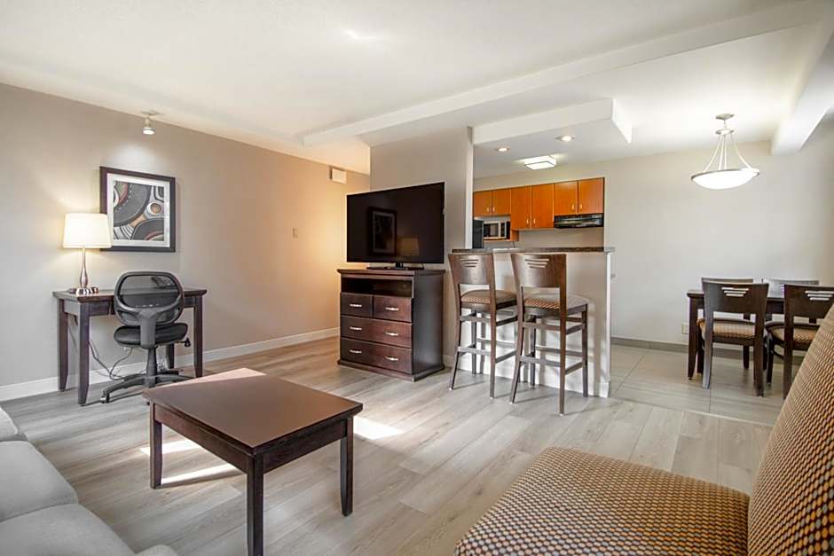Coast Calgary Downtown Hotel & Suites by APA