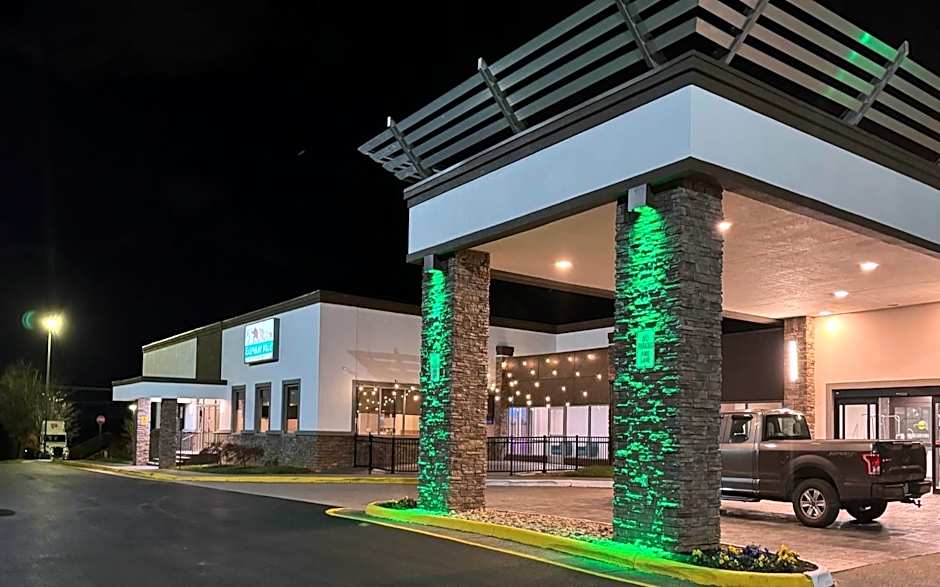 Holiday Inn Roanoke - Tanglewood Route 419 & I 581 By IHG