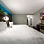 Red Roof PLUS & Suites Virginia Beach - Seaside