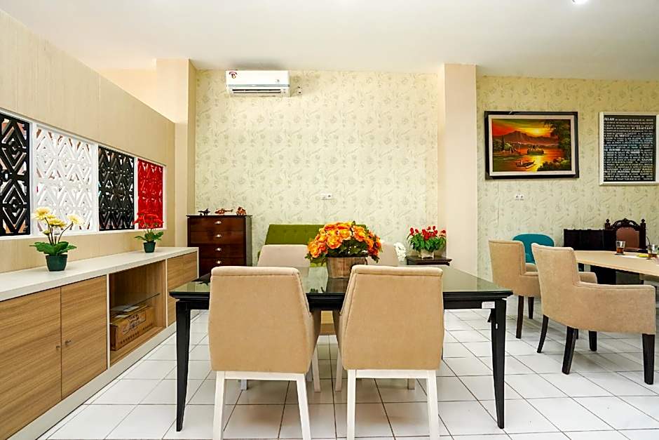 Hotel O Surabaya near Surabaya Town Square formerly Kupang Gunung Residence