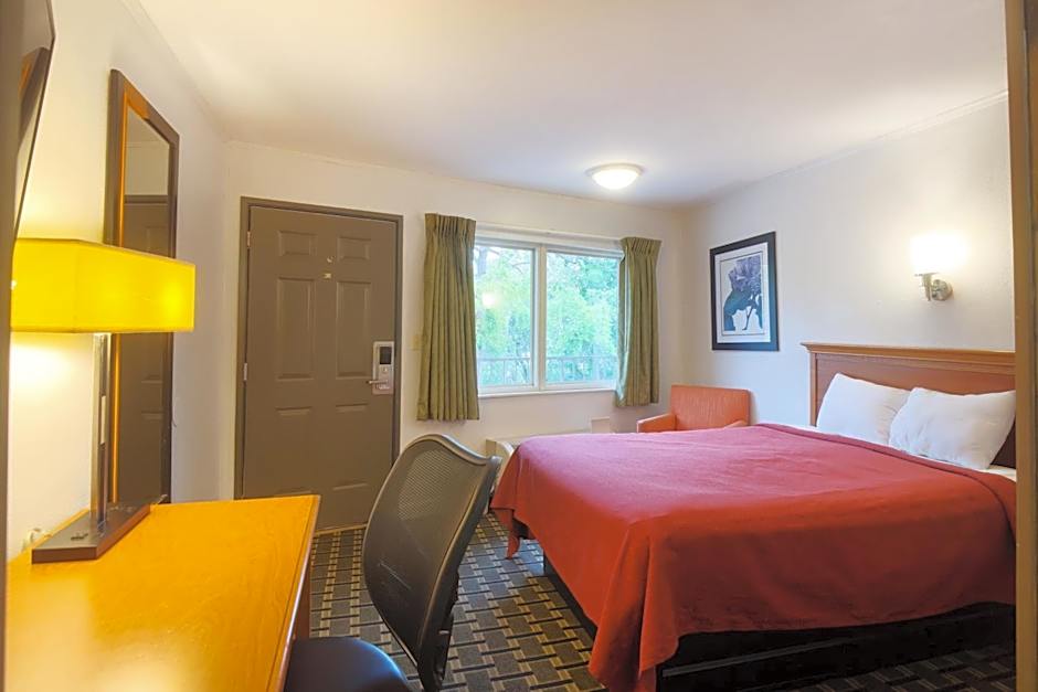 Tennessee Mountain Lodge Riverside by OYO