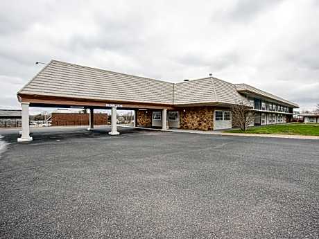 OYO Hotel Lebanon MO I-44