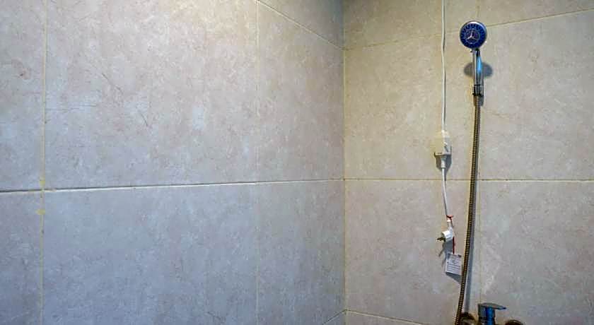 RedDoorz @ Jalan Kartini Semarang