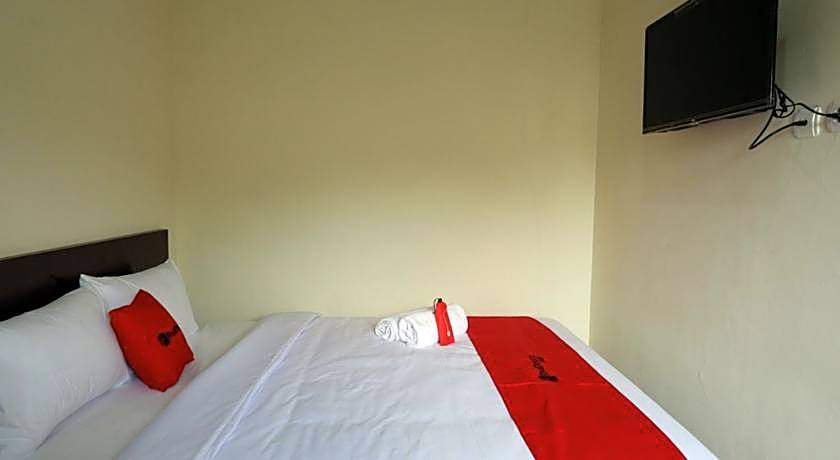 RedDoorz near Terminal Mendolo Wonosobo