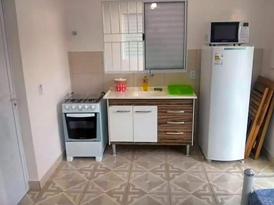 Estúdio em maresias com ar condicionado e piscina