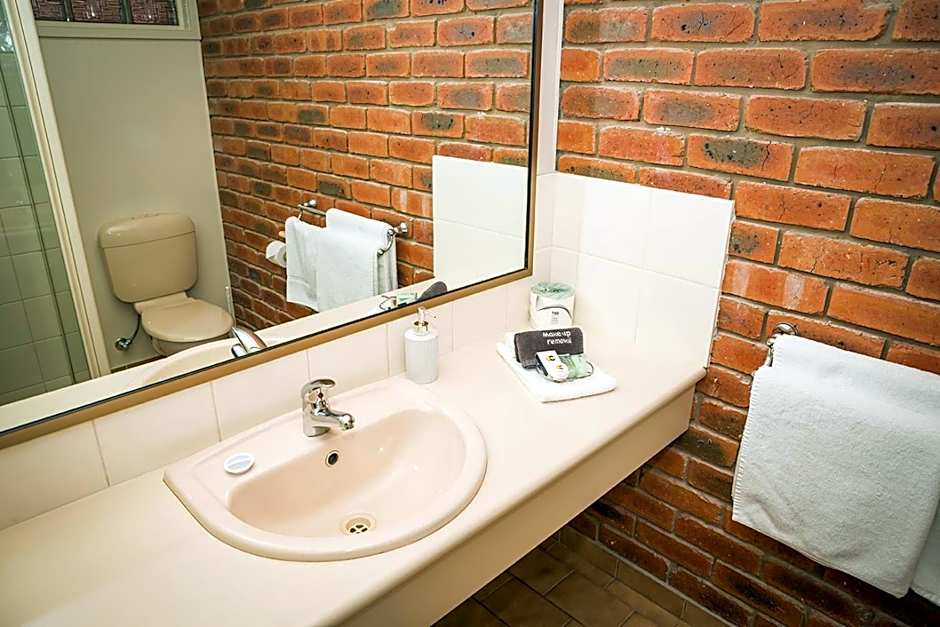 Australian Settlers Motor Inn