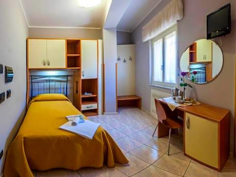 Economy Single Room