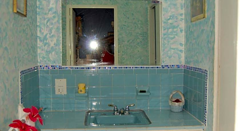 Pink Hibiscus Guest House