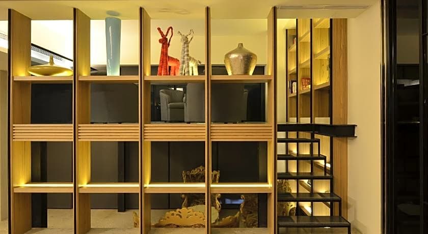 Amici Hotel Six Star Hostel