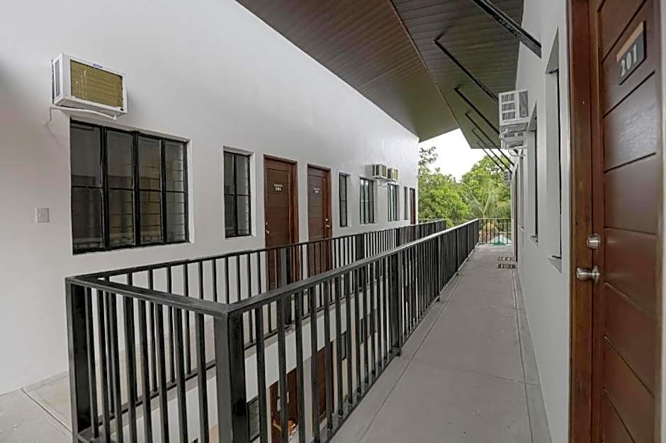 OYO 736 Jade Apartelle