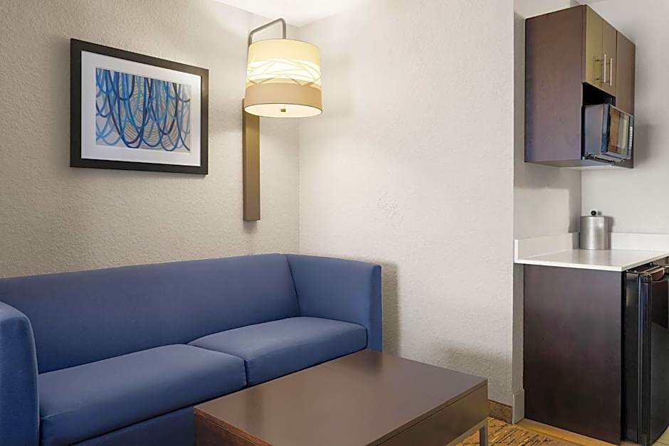 Holiday Inn Express St. Petersburg North / I-275 By IHG
