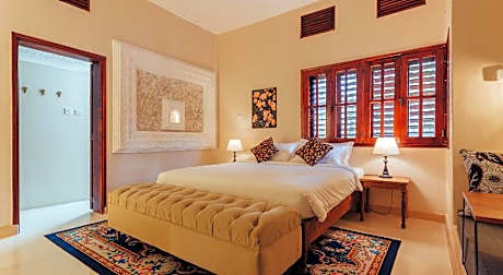 Yushili Hotel & Restaurant