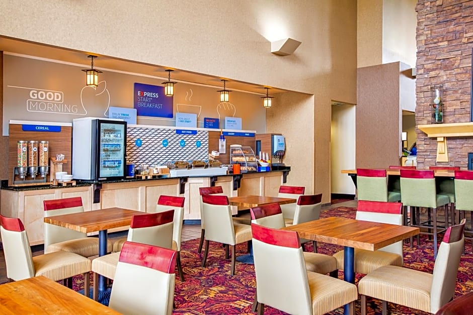 Holiday Inn Express Hotel & Suites Gillette By IHG