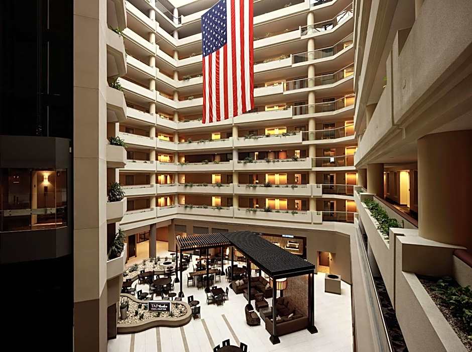 Embassy Suites By Hilton Crystal City - National Airport
