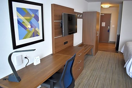 Deluxe King Room - Hearing Accessible 