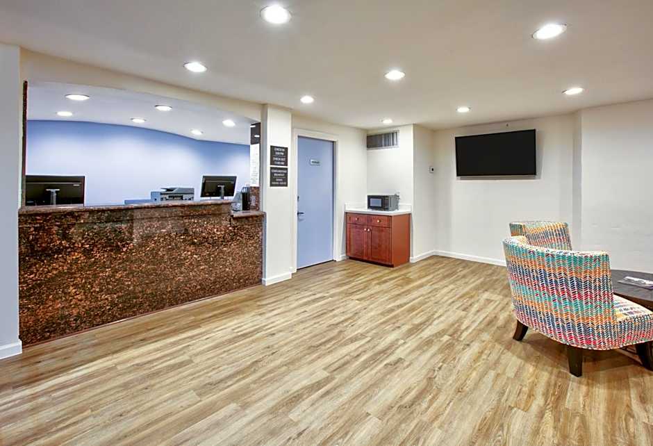 Super 8 by Wyndham Victoria TX