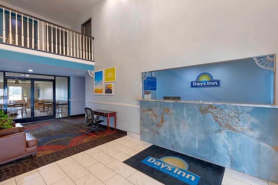 Days Inn by Wyndham Lincoln