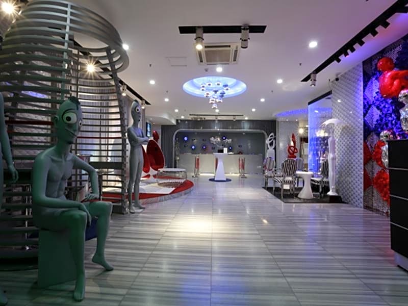 Planet Hotel