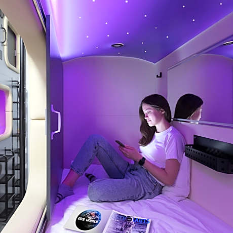 Capsule Hotel Constellation 89