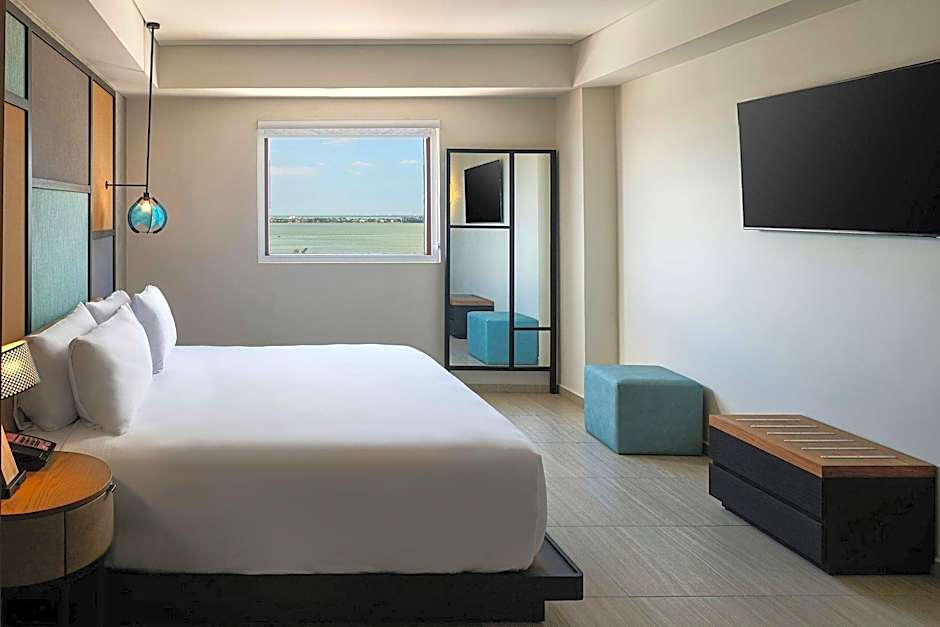 Photo 1 of 4 of Junior 1 King Bed Suite, Lagoon View, High Floor