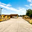 Freer Executive inn and Studios