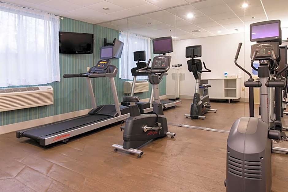 Holiday Inn Express Hotel & Suites Swansea By IHG