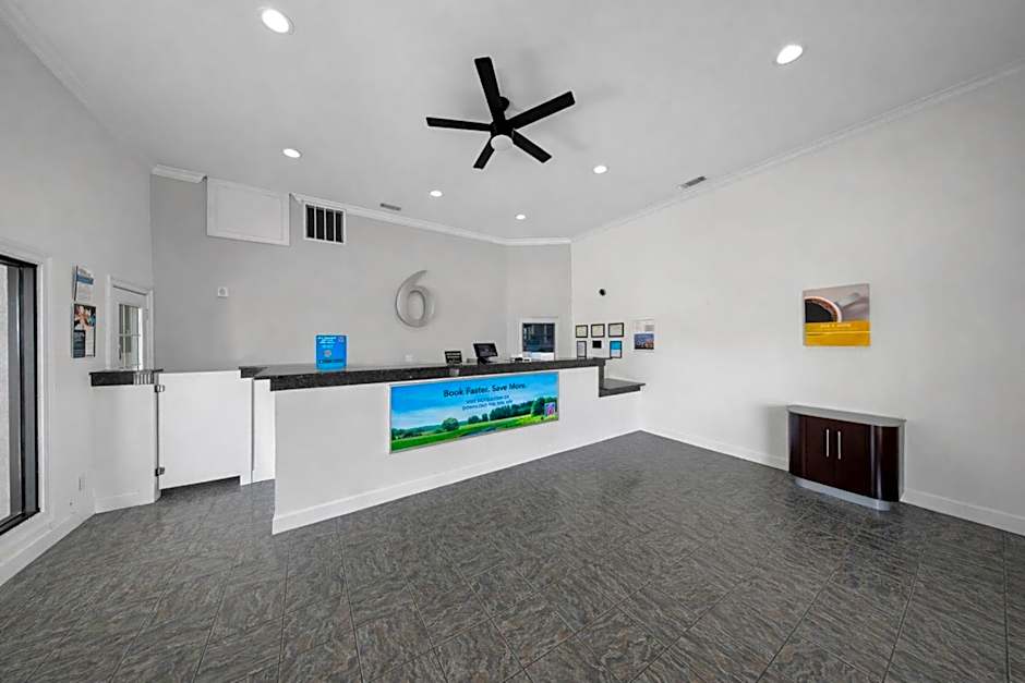 Motel 6-Moultrie, GA