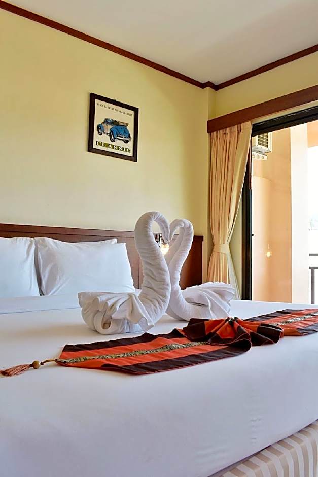 Outdoor Inn Kata Hotel