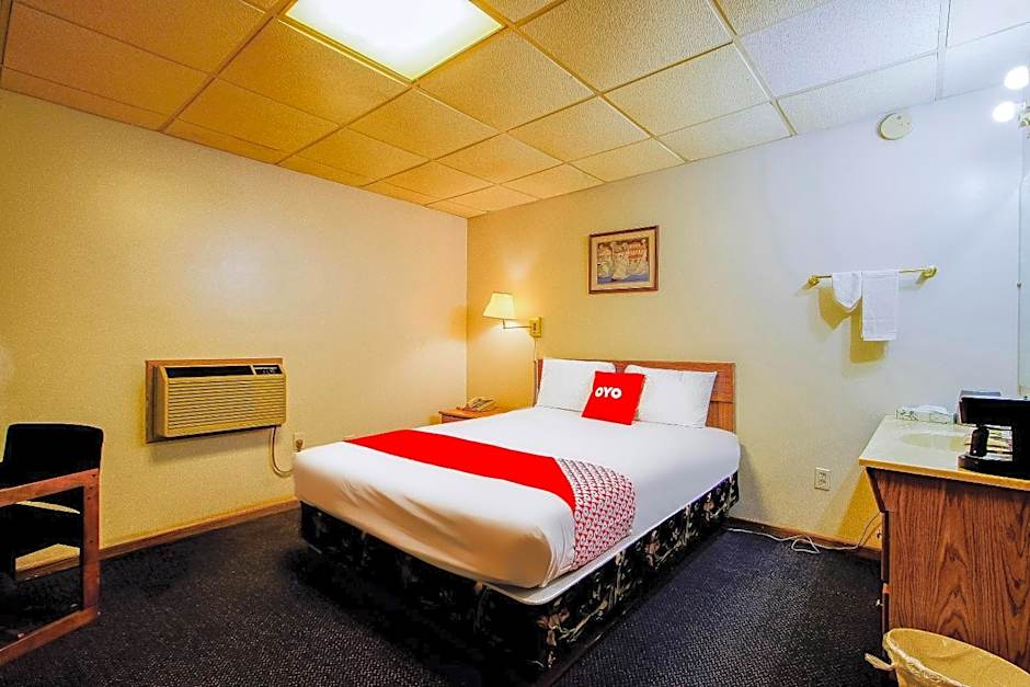 OYO Hotel Chapmanville Inn, WV - Hwy 119