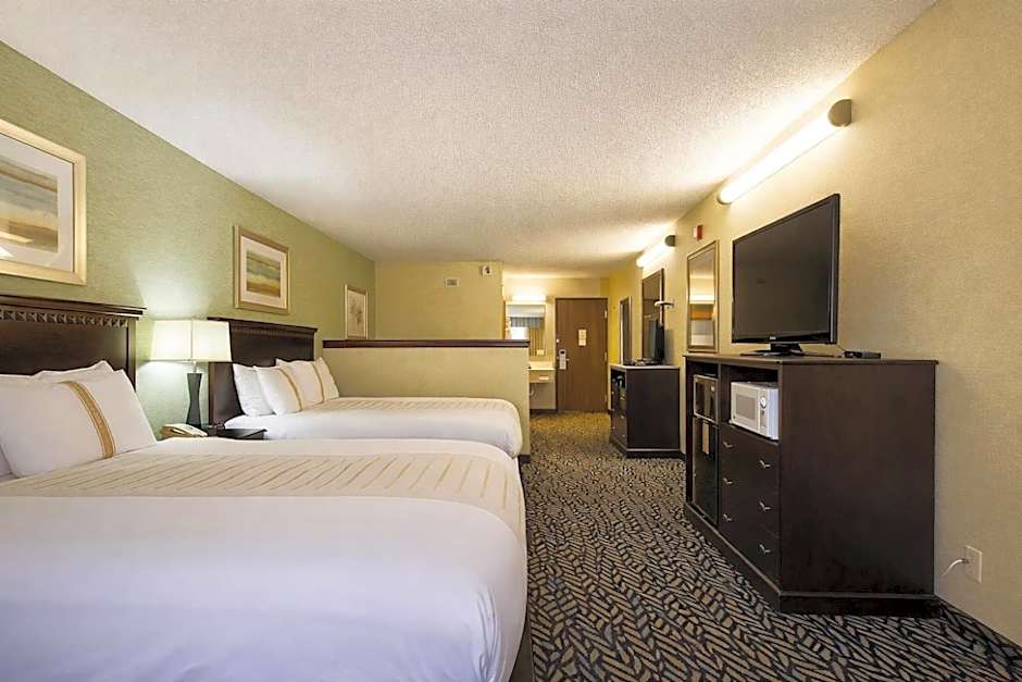 Fireside Inn And Suites