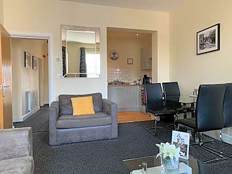 The Roaches Suite - Large 2 Bedroom Apartment