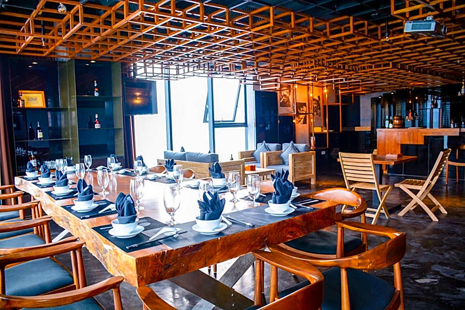 Maple Hotel & Apartment