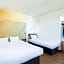 B&B HOTEL Massy Gare TGV