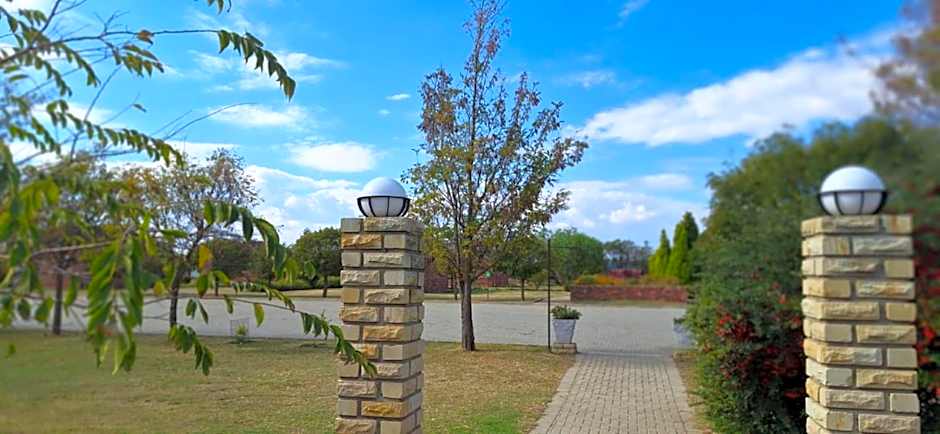 Gaggle Inn Guest Lodge