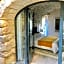 La Maison des Vendangeurs - TABLE D'HÔTES - Jacuzzi - Balnéo SPA - ACCES Piscine pour chambre Grafitti et chambre La Tour
