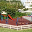 Village Inn Studios & Family Apartments