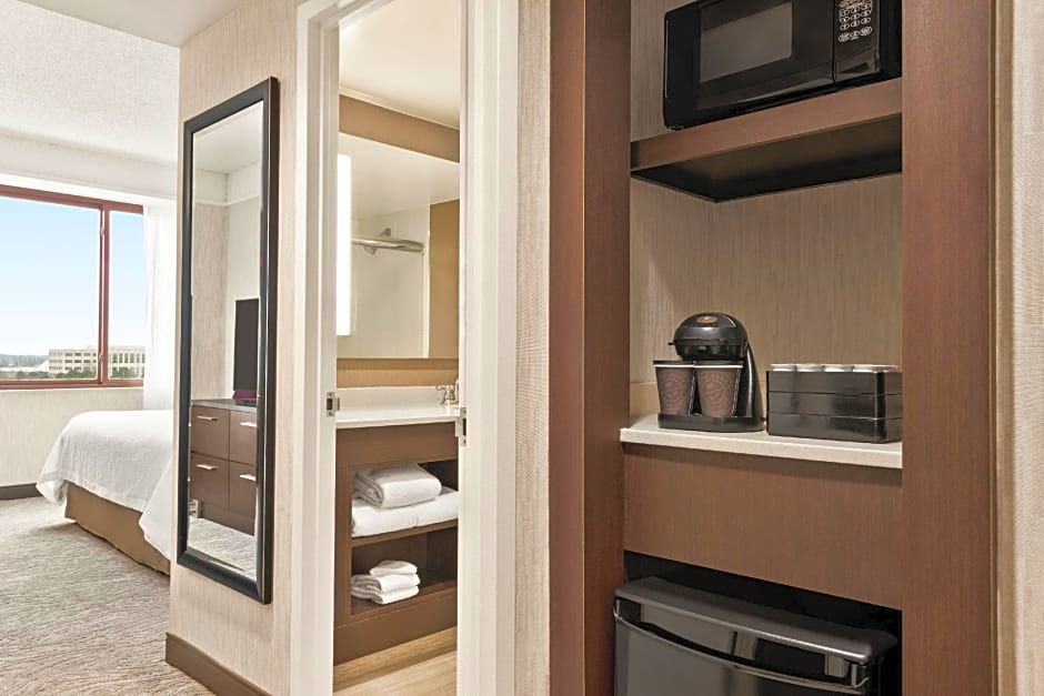 Photo 1 of 7 of Premium 1 King Bed, Hearing/Mobility Accessible, Roll in Shower