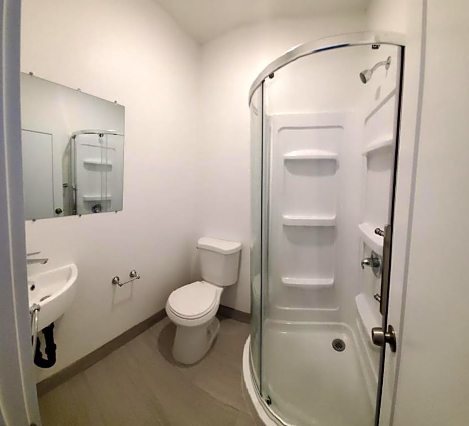 ITH Hermosa Beach Surf Hostel LAX