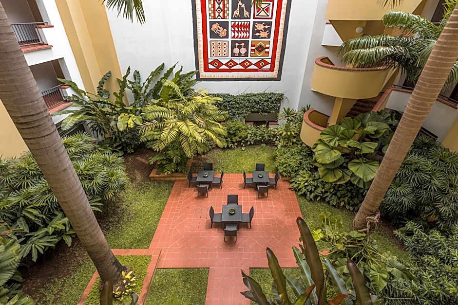Sea Cliff Court Hotel & Luxury Apartments