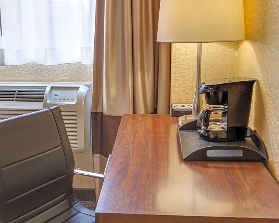 Ramada by Wyndham New York Times Square West