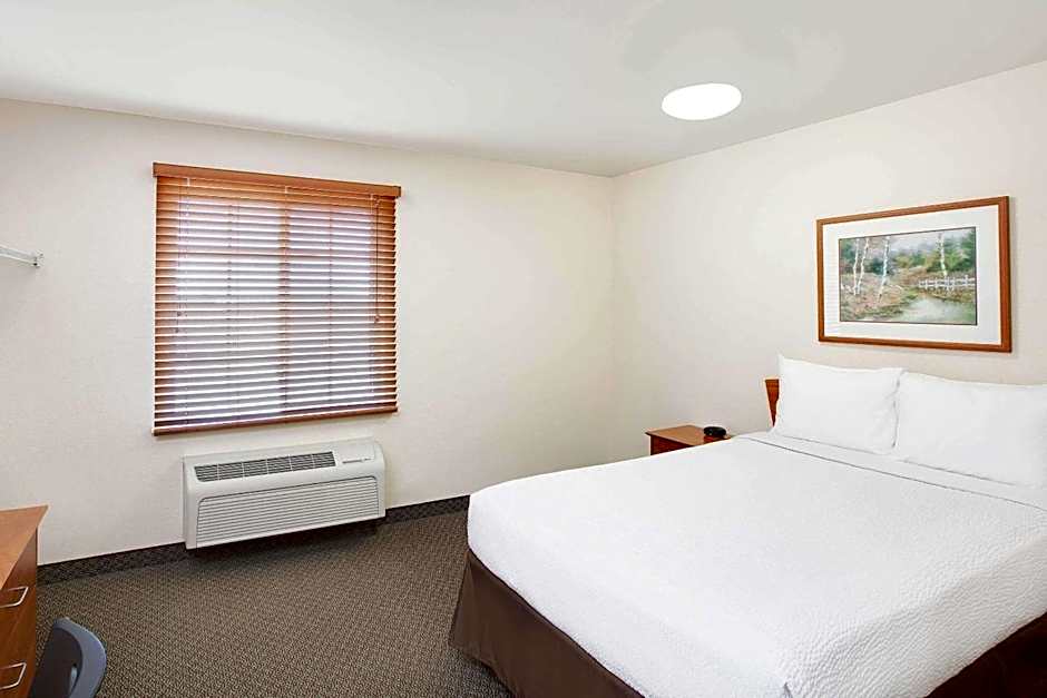 WoodSpring Suites Tyler Rose Garden